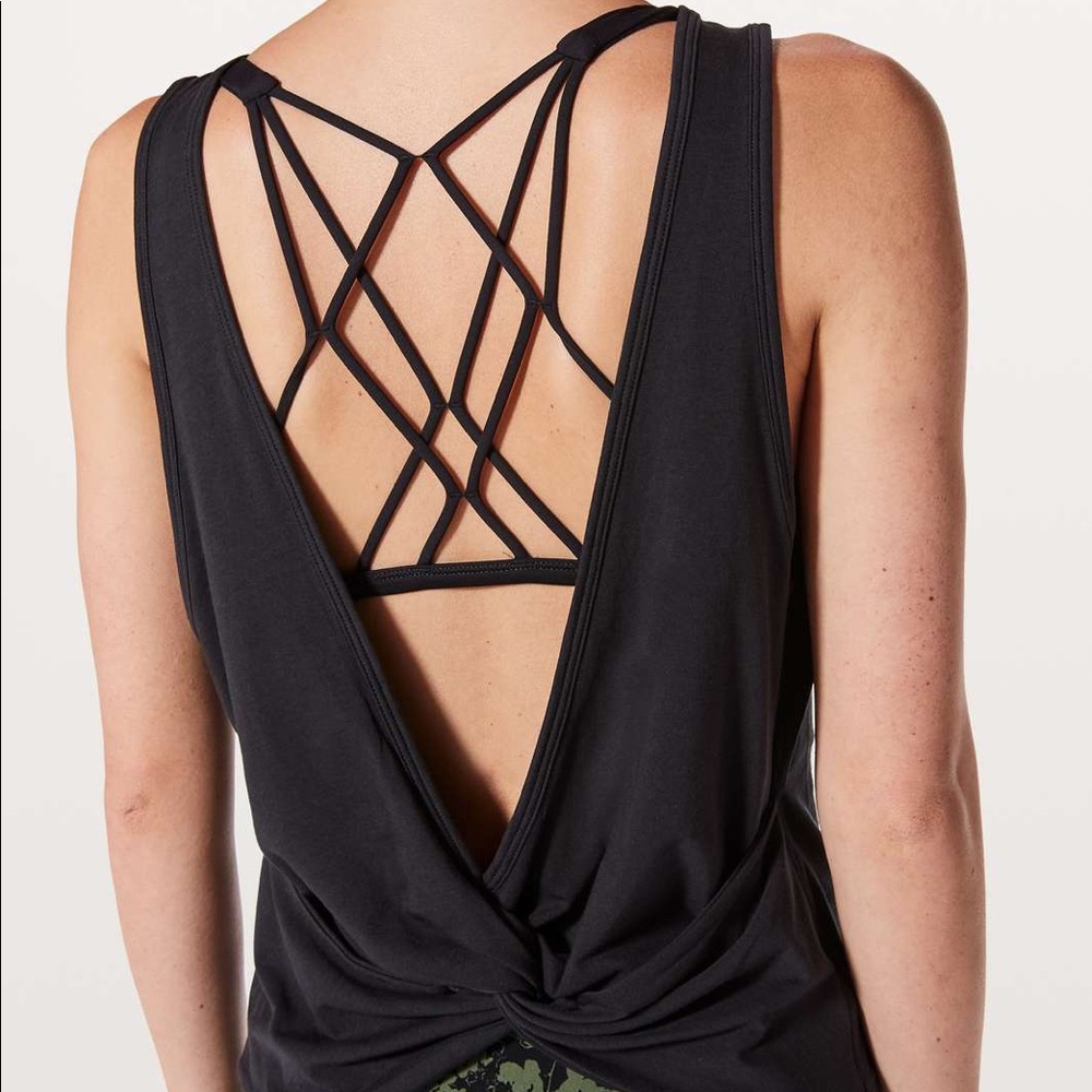 EUC Lululemon Black Twist It Tank Size 8